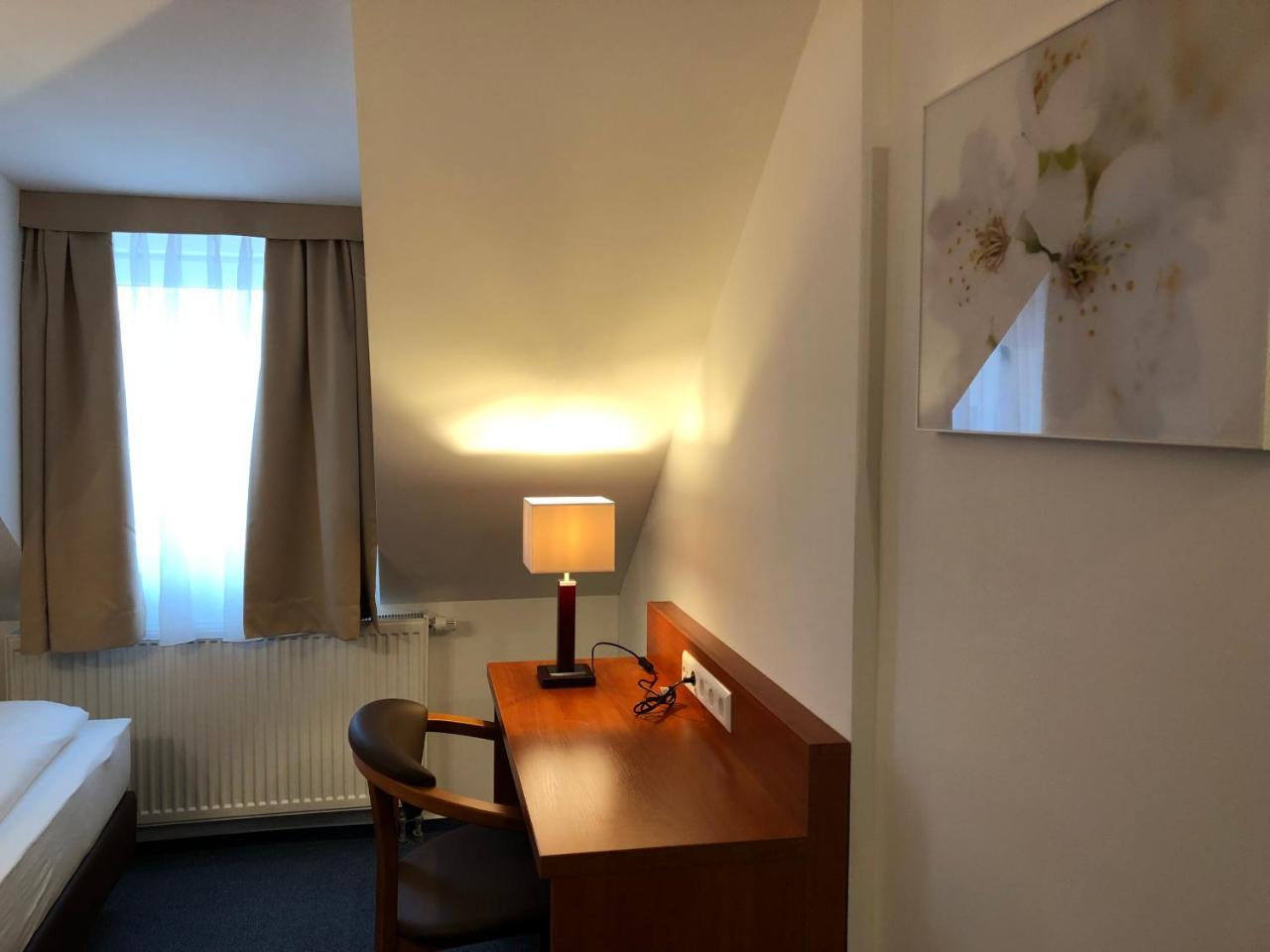 Hotel Mirabell エルランゲン エクステリア 写真