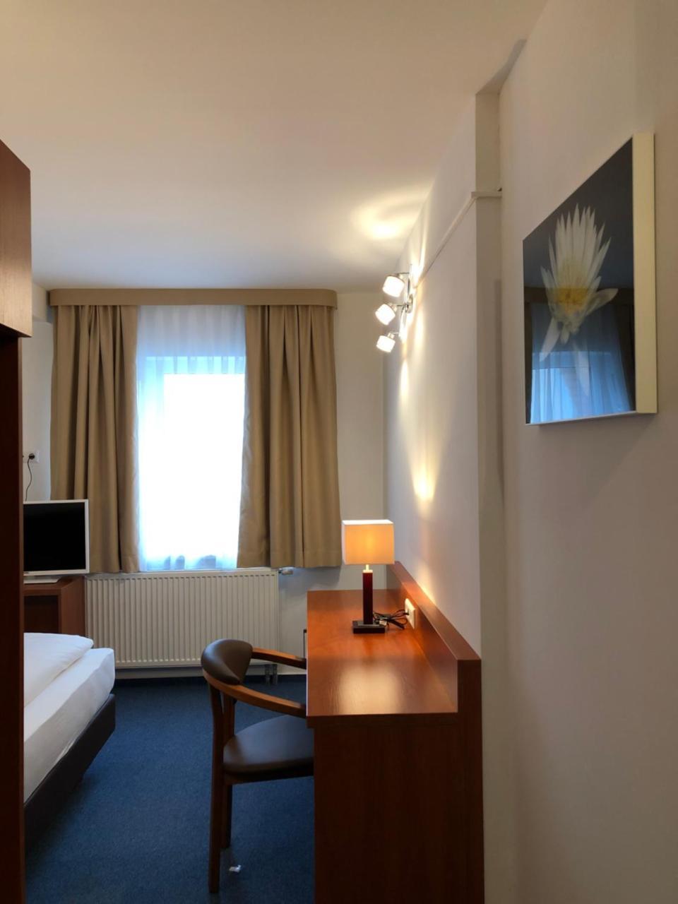 Hotel Mirabell エルランゲン エクステリア 写真