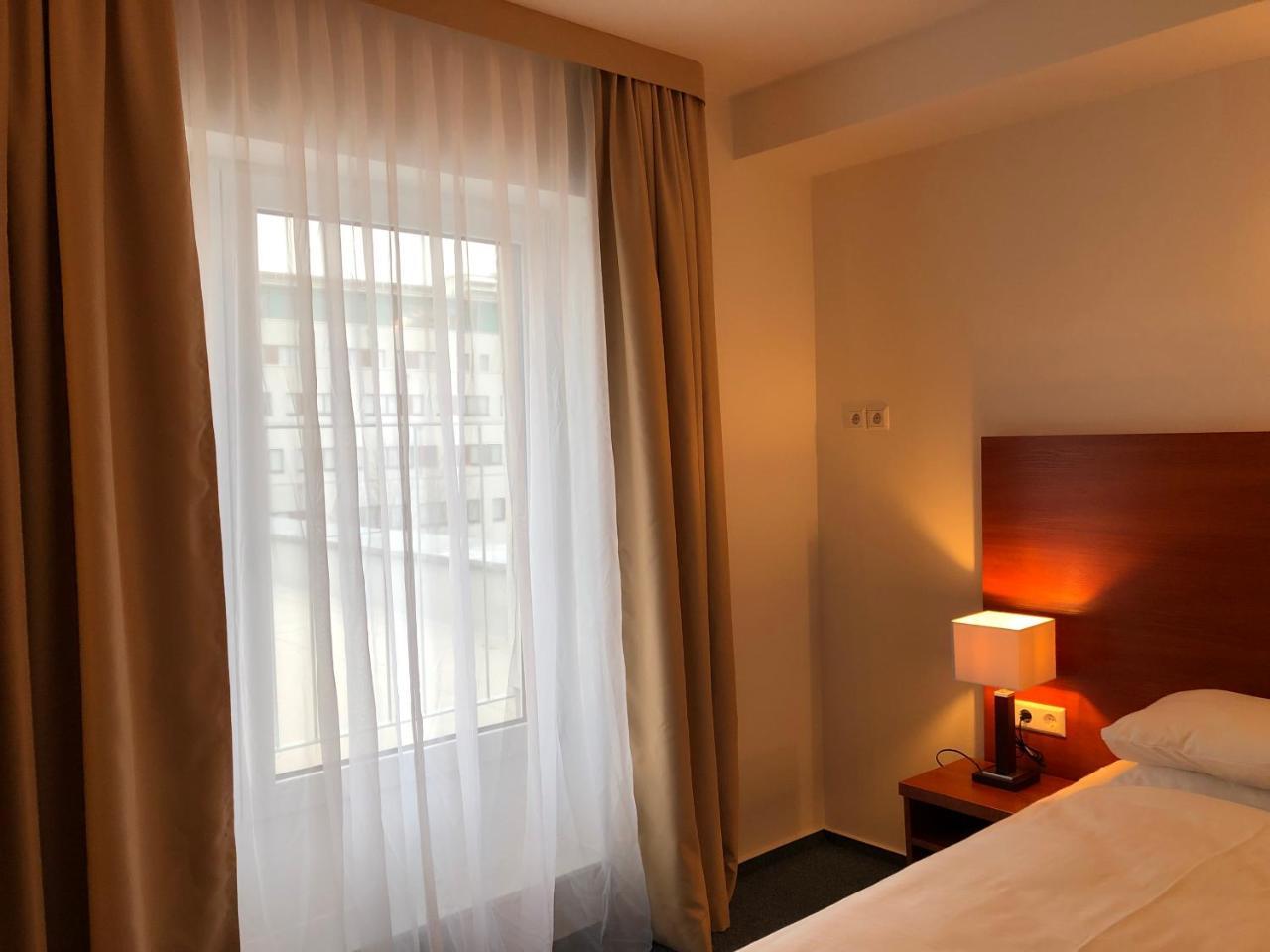 Hotel Mirabell エルランゲン エクステリア 写真